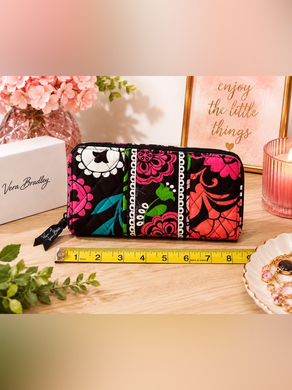 ✨ Vera Bradley "Lola" Quilted Zip-Around Wallet Clutch Wristlet ✨
